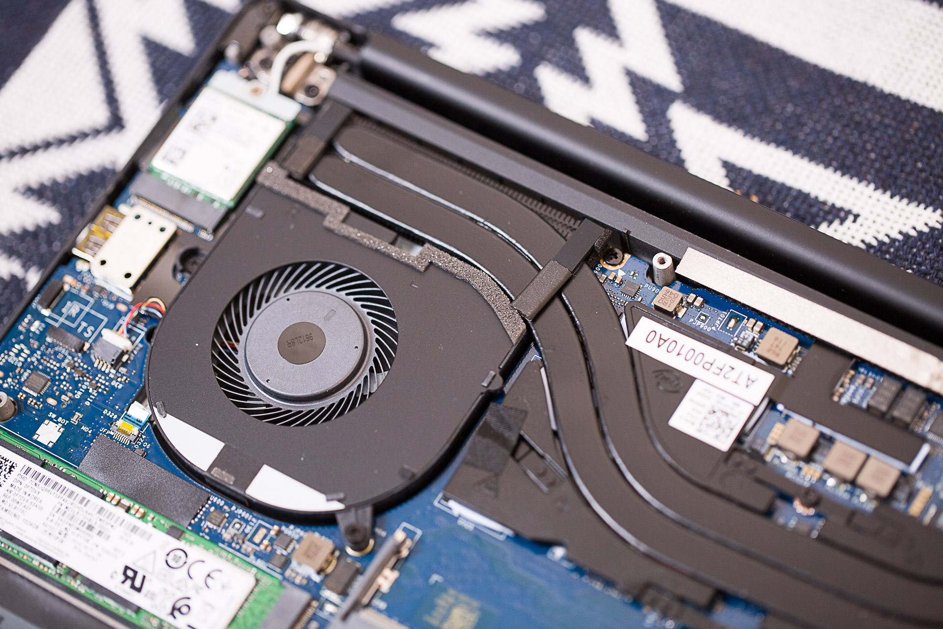 dell笔记本屏幕颜色,dell戴尔xps159530测评