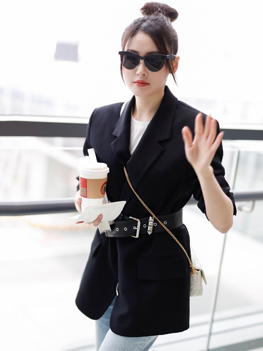 裴珠泫最新机场照同款穿搭 (张天爱vs裴珠泫)