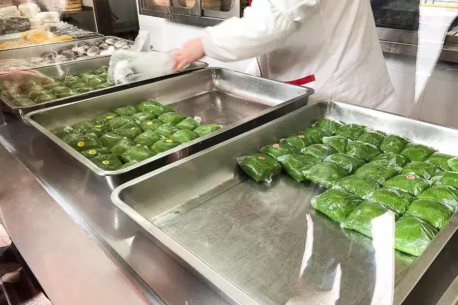 这两家朴实的青团,秒掉了市面上各种作妖对手...