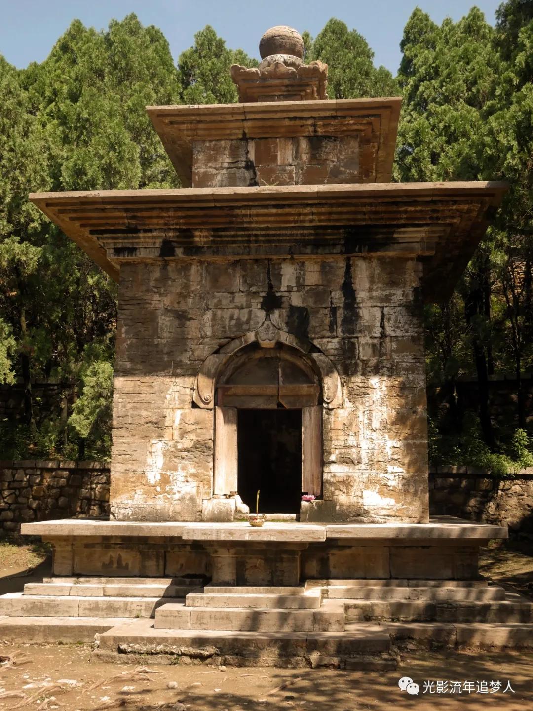 古寺灵岩寺,济南千年古寺灵岩寺