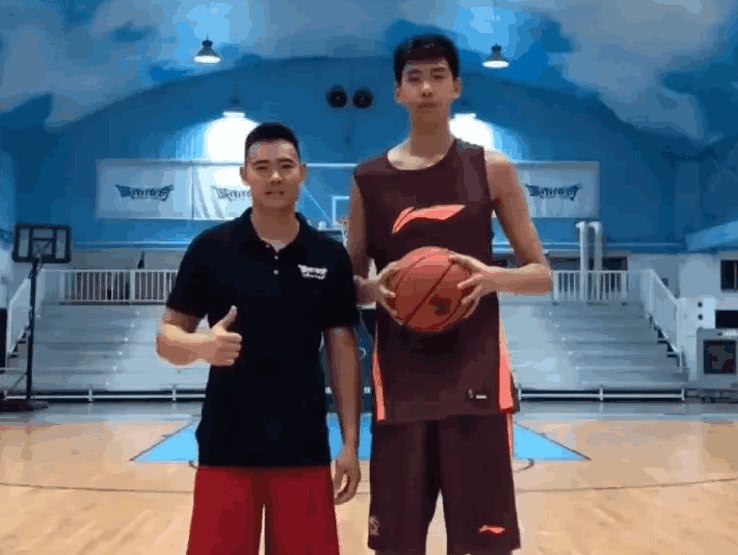cba广东宏远周琦赛后解读,杜锋训话周琦