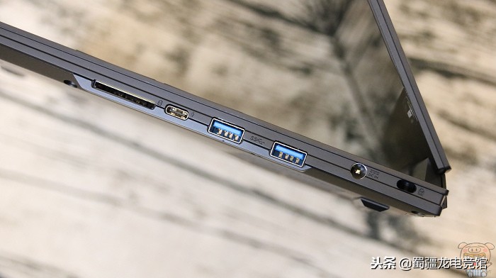 技嘉aero15xv8详细评测,技嘉游戏本aorus15x