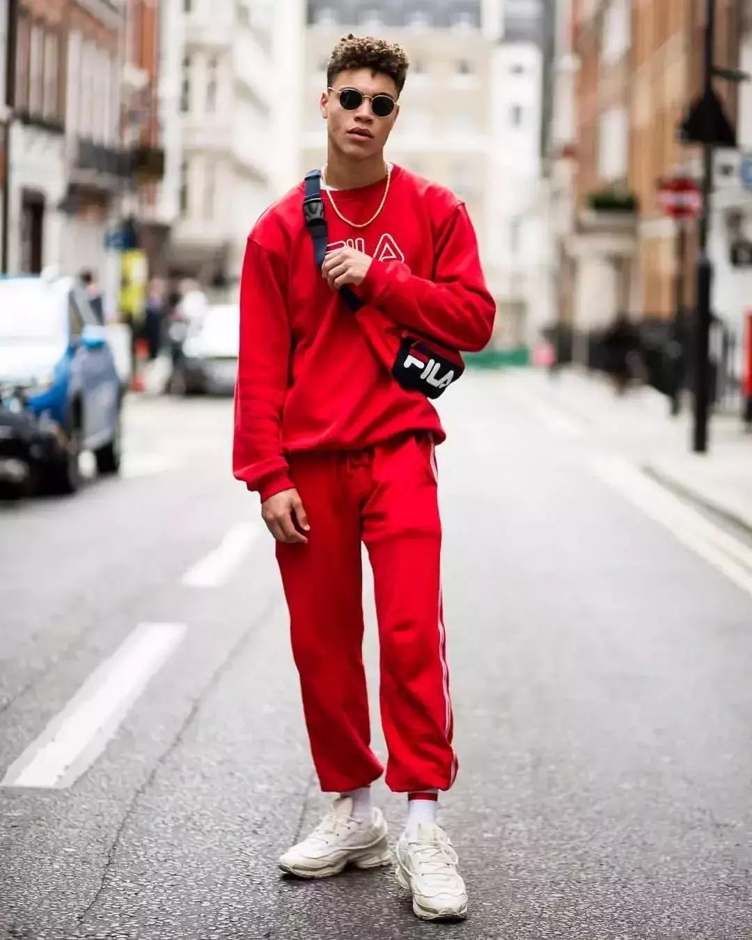 潮爆了｜冬天羽绒服穿腻了，可以试试这种复古运动风