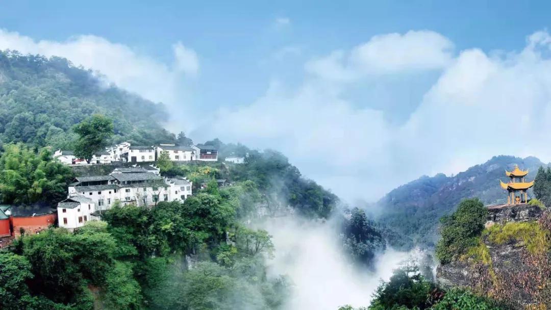 齐云山沉浸式复古游圈粉游客,五一旅游齐云山