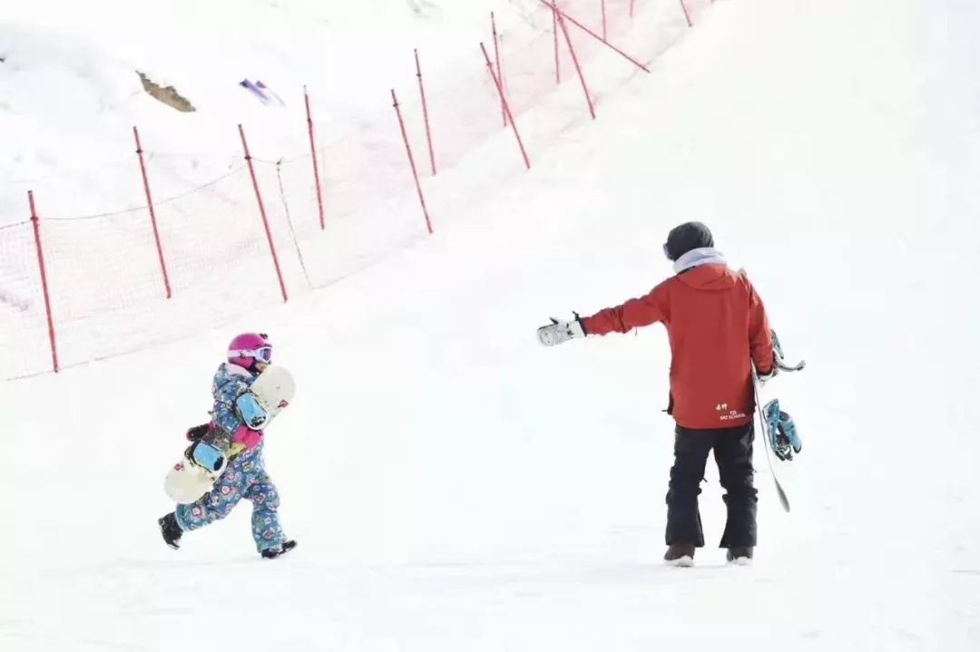 滑雪带小孩玩的场地,带娃滑雪推荐