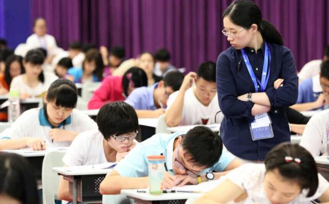 国足打泰国阵型有什么问题,国足05惨败泰国是哪天踢的