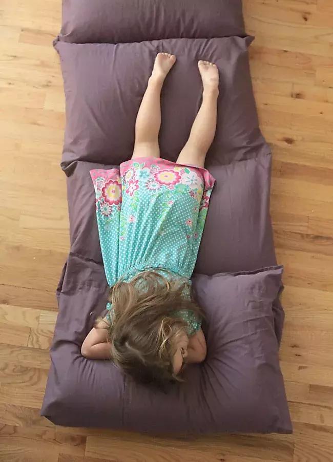 旧枕头正确处理方法,旧枕头不要了剪坏扔了可以么