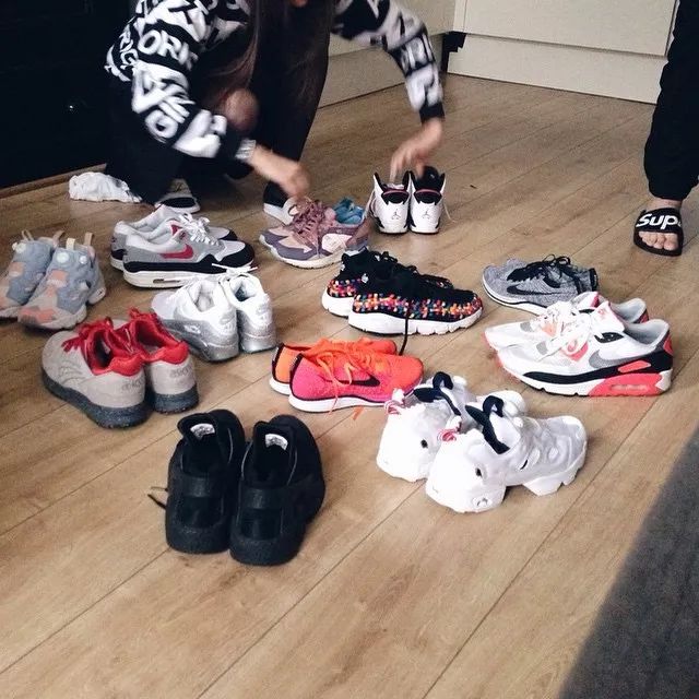 侃爷跟耐克合作鞋款,侃爷nike老爹鞋