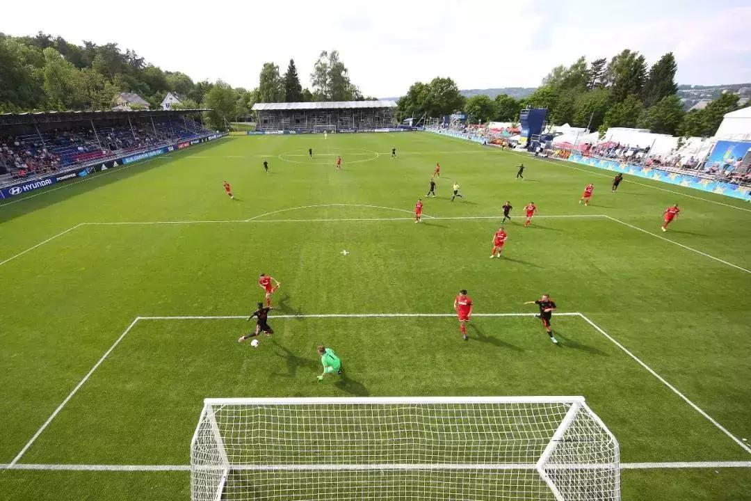 新建足球场投入,足球场建造政策