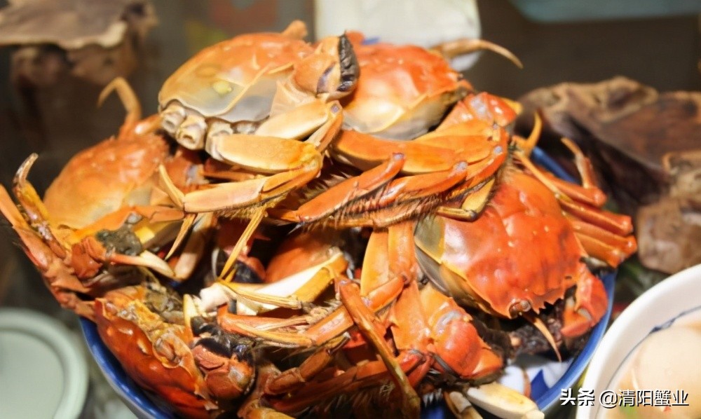 蒸蟹脚容易掉,海蟹蒸的时候黄漏了