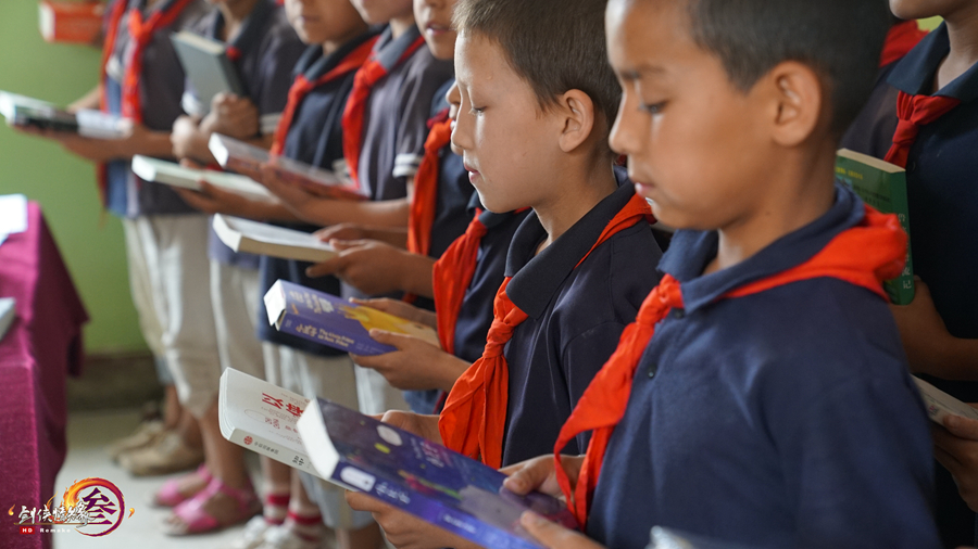 横跨千里献爱心!数万玩家通过这游戏将爱心献给了*疆新**的中小学生