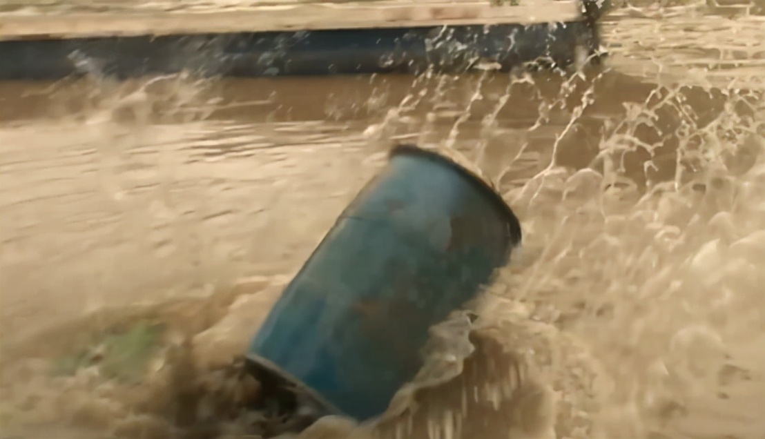 在巴拿马农村开一家超市,一年能赚100万,但进货的路却无比凶险