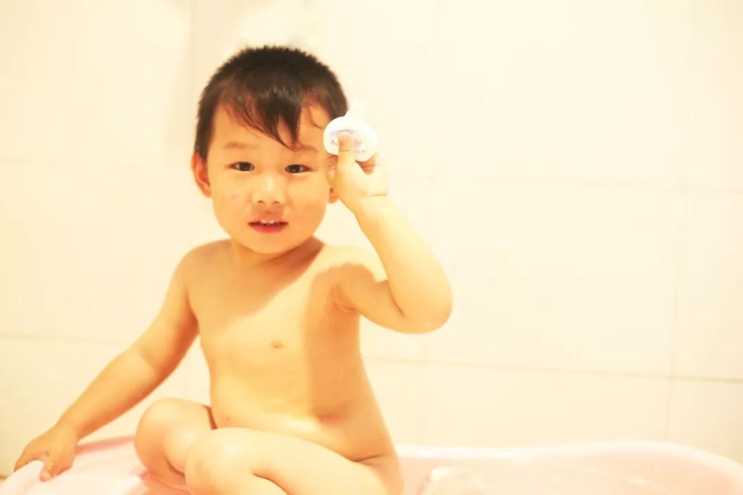 施巴新生儿沐浴露二合一,施巴婴儿泡泡沐浴露怎么样