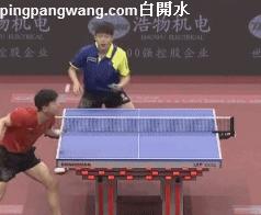 乒乓球反手拧拉的重心在哪条腿,乒乓球拧拉侧下旋球的教学视频