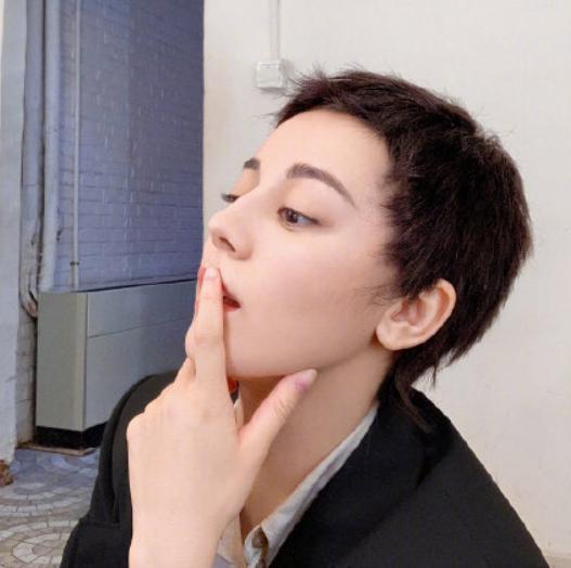 宋祖儿佟丽娅造型,佟丽娅和宋祖儿同款短发