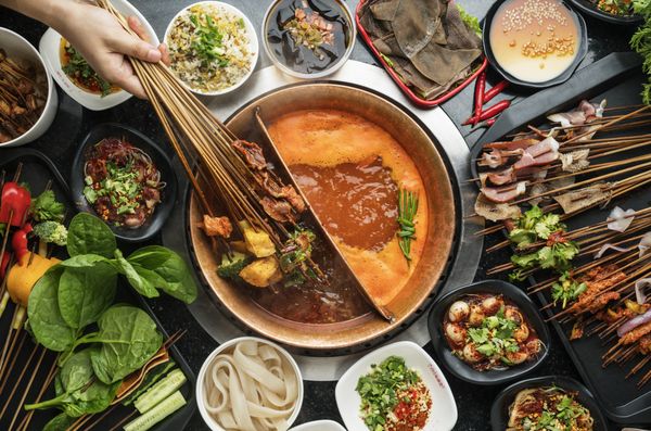 牛华八婆舌尖上的中国,牛华八婆麻辣烫二十四城店