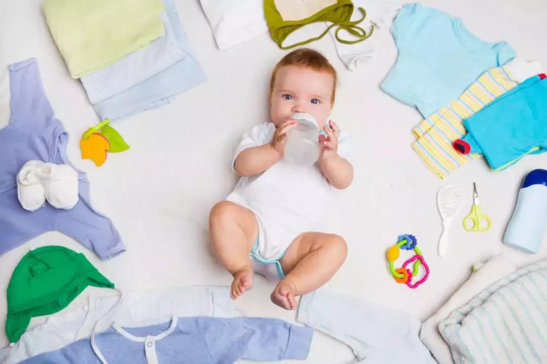 醒醒凶章子怡给弟弟换尿不湿,章子怡醒醒哭闹