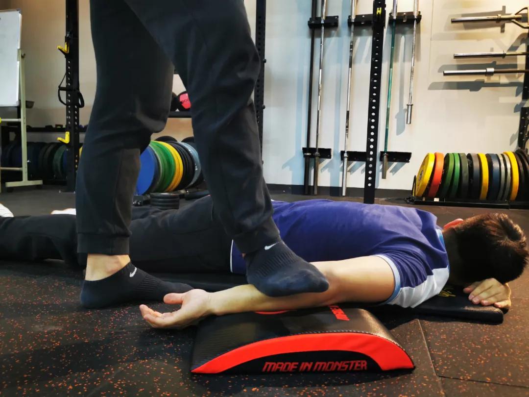 仰卧起坐腰痛怎么办,男性做仰卧起坐腰酸痛什么情况