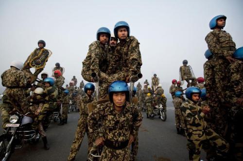 印军士兵天天吃不饱饭,新兵不爱吃米饭怎么办