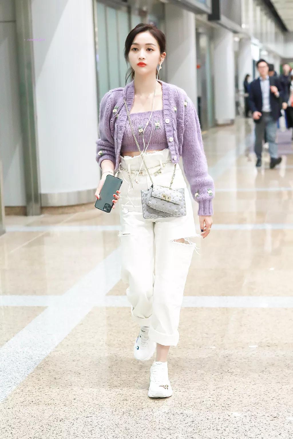 去年的牛仔裤今年穿有点紧,去年买的牛仔裤今年穿着有点紧