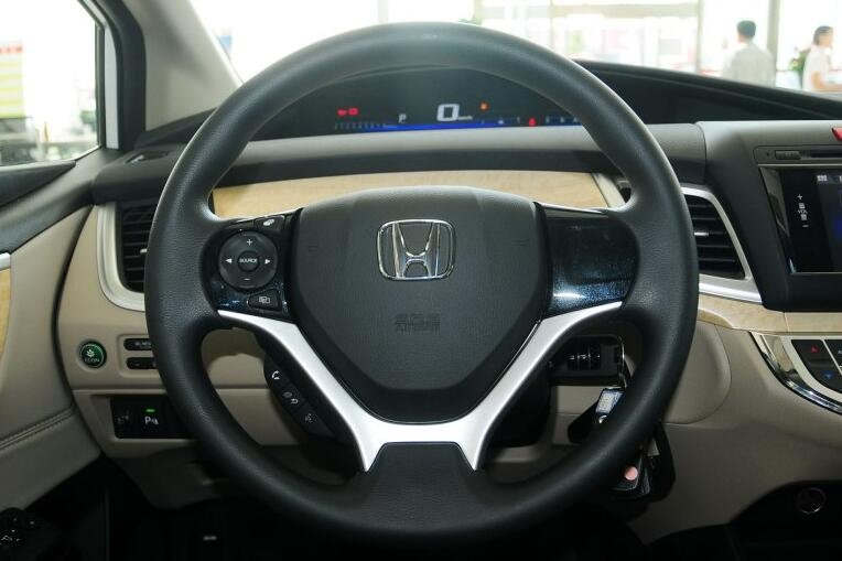 本田杰德5座13款驾驶感受,本田杰德17款舒适版4万公里多少钱