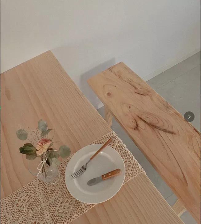 实木餐桌怎么买便宜又好用,实木餐桌的优点和缺点