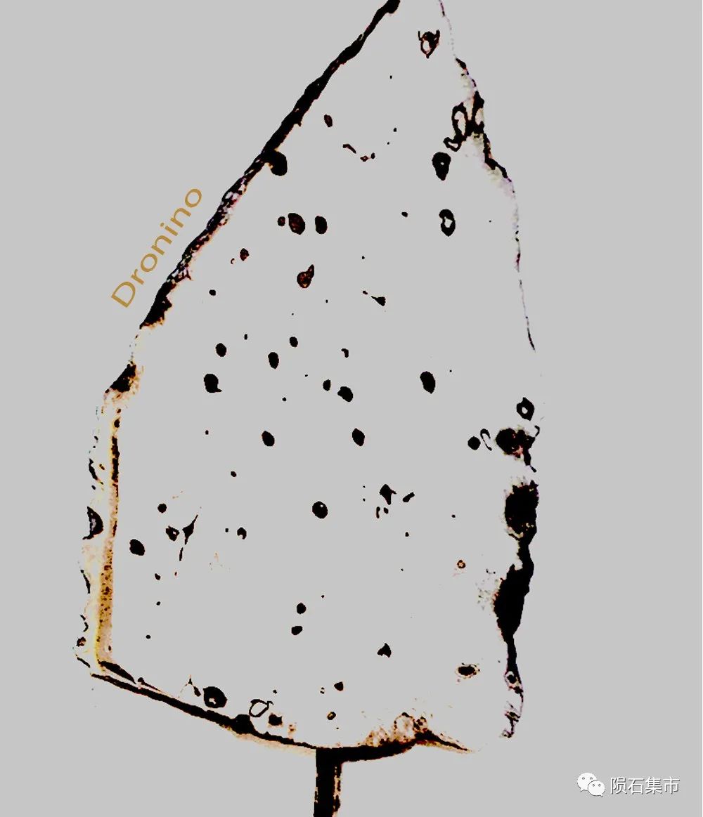 最靓的石头烤炉,河边最好看的石头