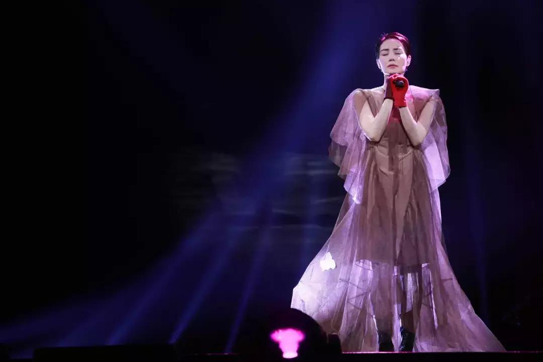 筹备10年，上映后票房58亿！这部人物传记片，让我想到了歌后王菲