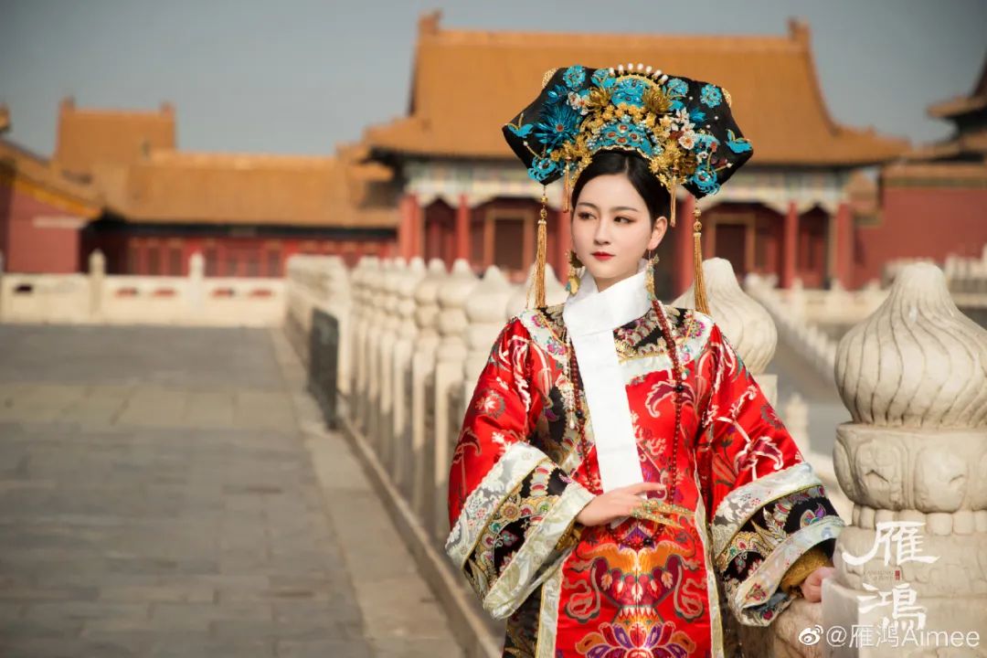 护士小姐用5毛钱的易拉罐，随手一剪猛翻千万倍，网友：手艺牛逼