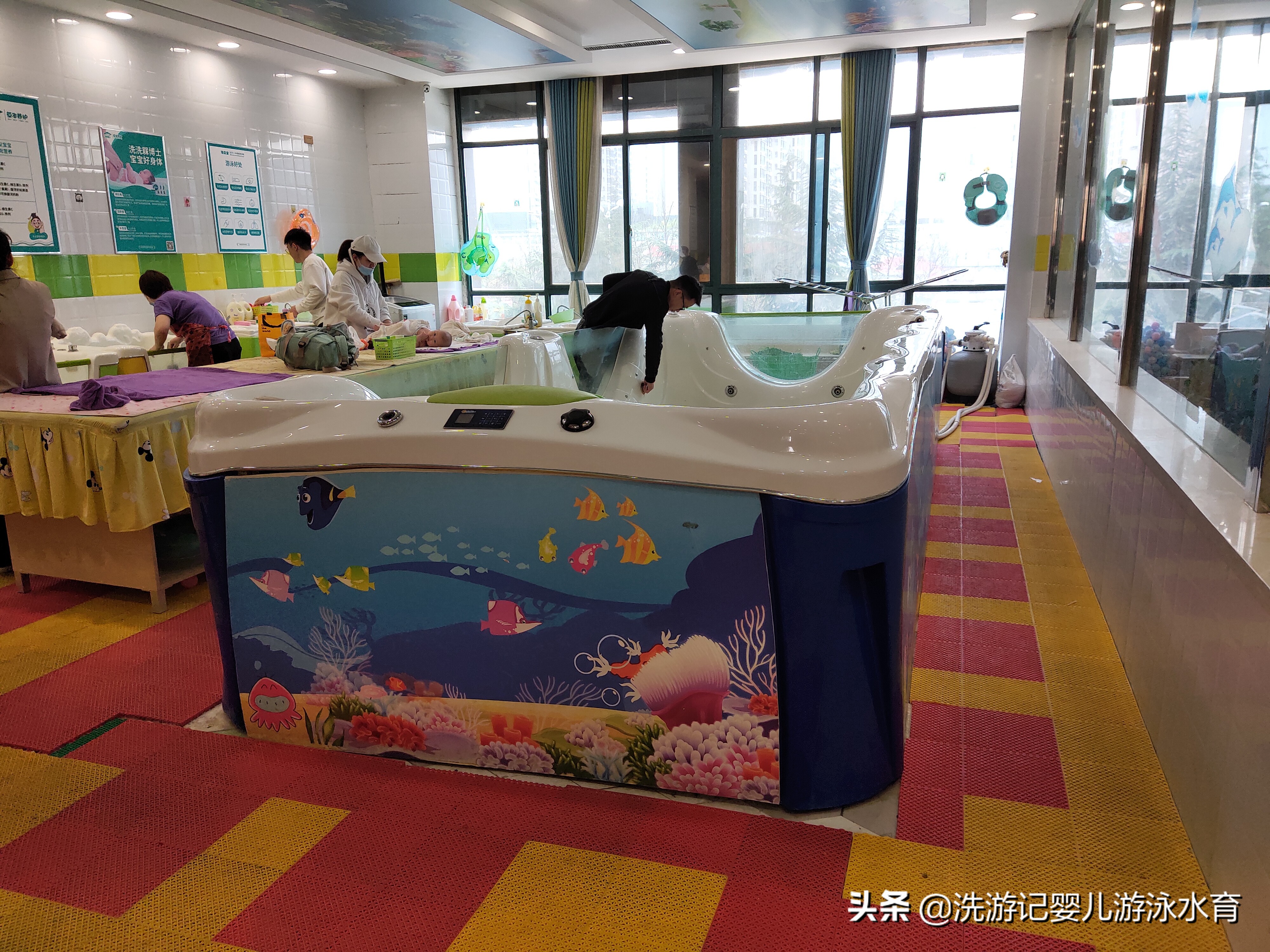 婴儿游泳馆加盟价格多少钱,小型婴幼儿游泳馆加盟