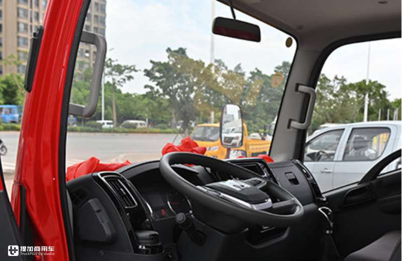 微卡车身轻卡的载重，窄体驾驶室内外都是亮点，这辆解放轻卡火了