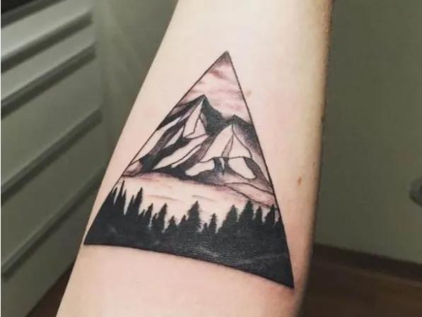 用鸽子血纹身会怎么样,鸽子血纹身喝酒才能看出来吗