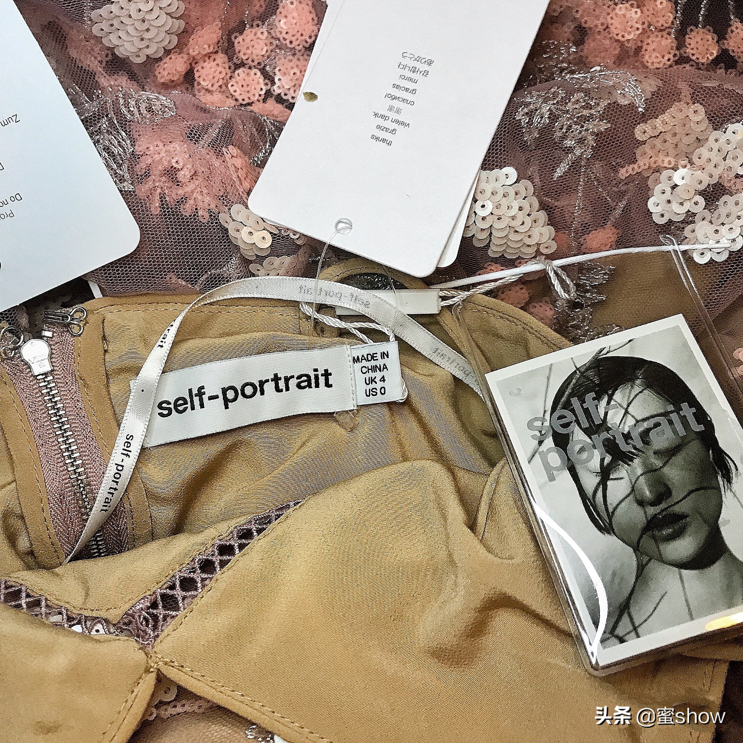 lily女装品牌属于什么档次的品牌,40-50岁高档女装品牌真丝连衣裙