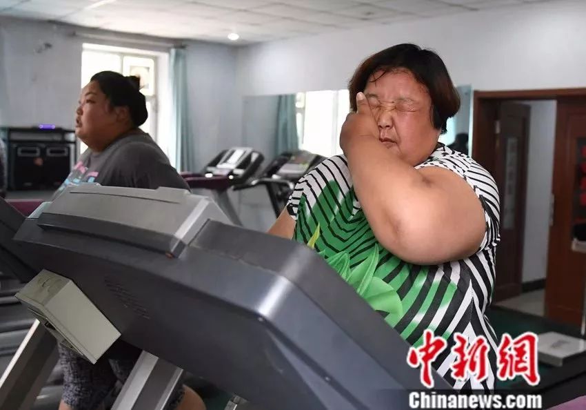 610斤胖子母女,36岁妈妈从140斤瘦到88斤