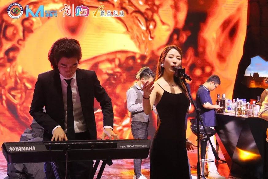 嗨fun夜厦门活动开幕,厦门鹭岛夜游灯光秀