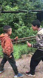 大腿上为什么绑黑带,女孩子大腿上绑黑带啥意思