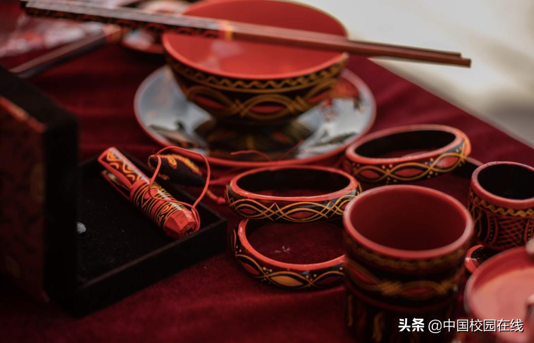 被热搜“独宠”的陕西科大，一天之内三连击！学生称，不下来才好