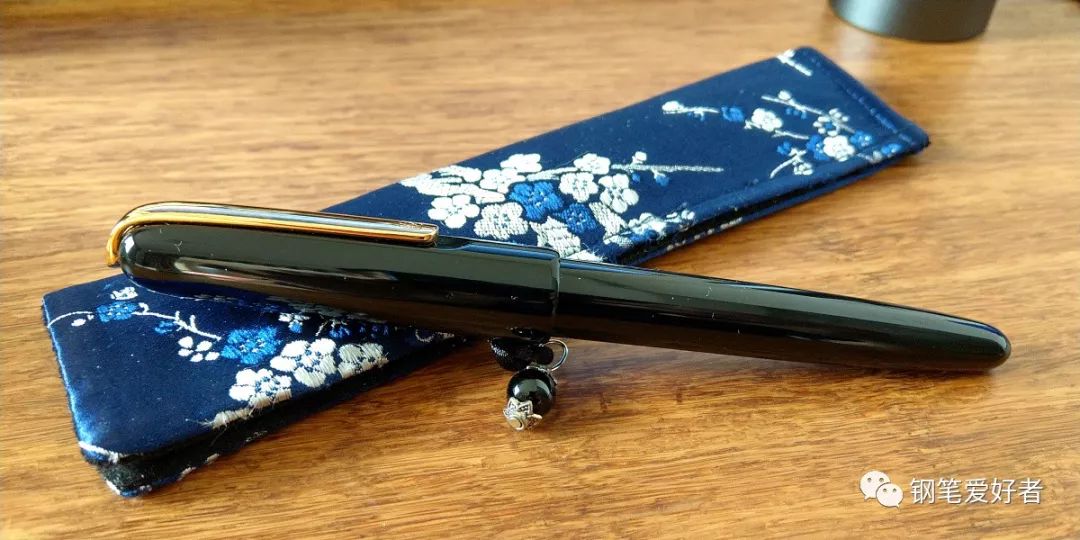 顶级钢笔品牌测评,金尖pelikan钢笔测评