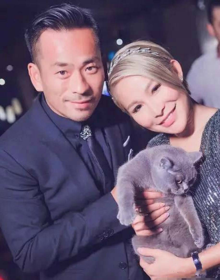 身价百亿的周焯华：风流情史数不尽，一妻一妾太潇洒