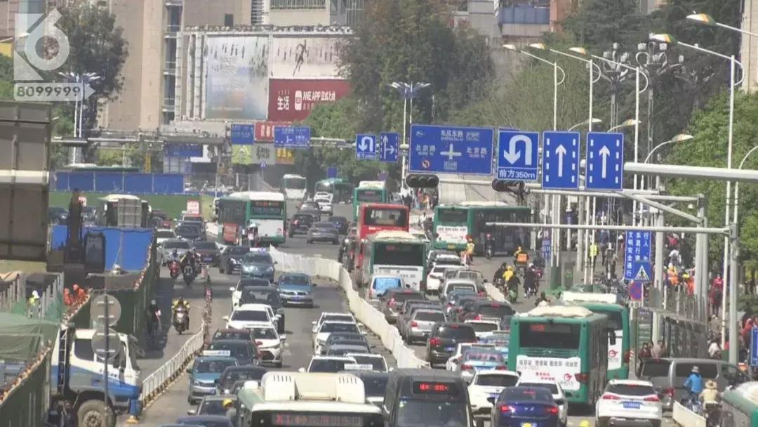 调整路口红绿灯的通告,禁止左右转的路口左转了怎么处罚