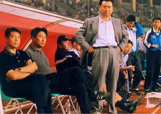 从万达到天海，为何总是房地产扯下中国足球的最后一块遮羞布？