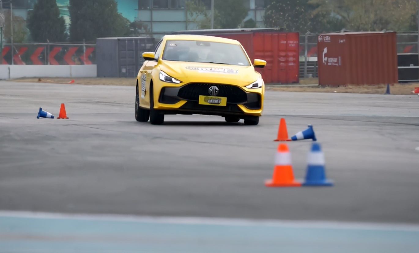 性价比高颜值超高平民轿跑名爵5,10万左右名爵5