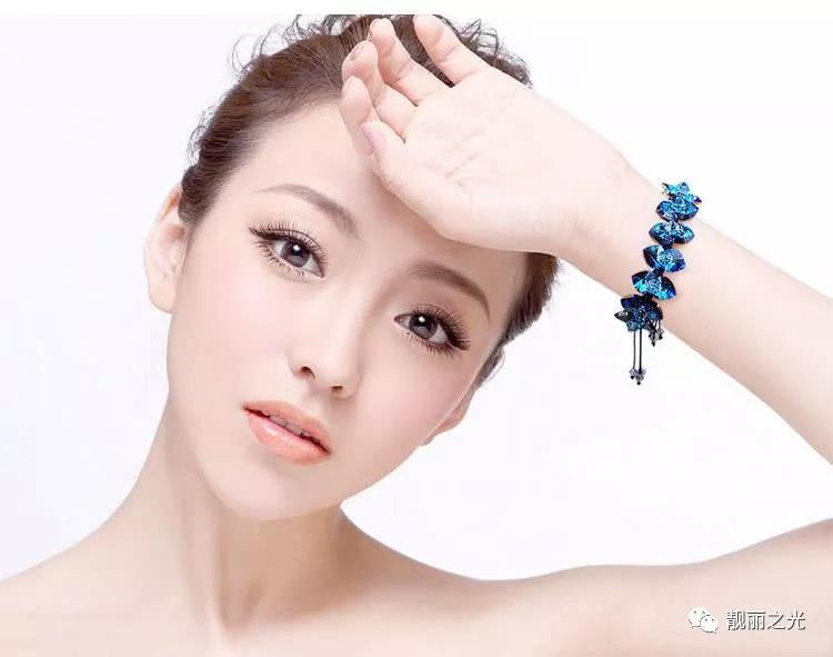 粉底液用在彩妆哪一步比较好,粉底液哪一款比较好用又不脱妆