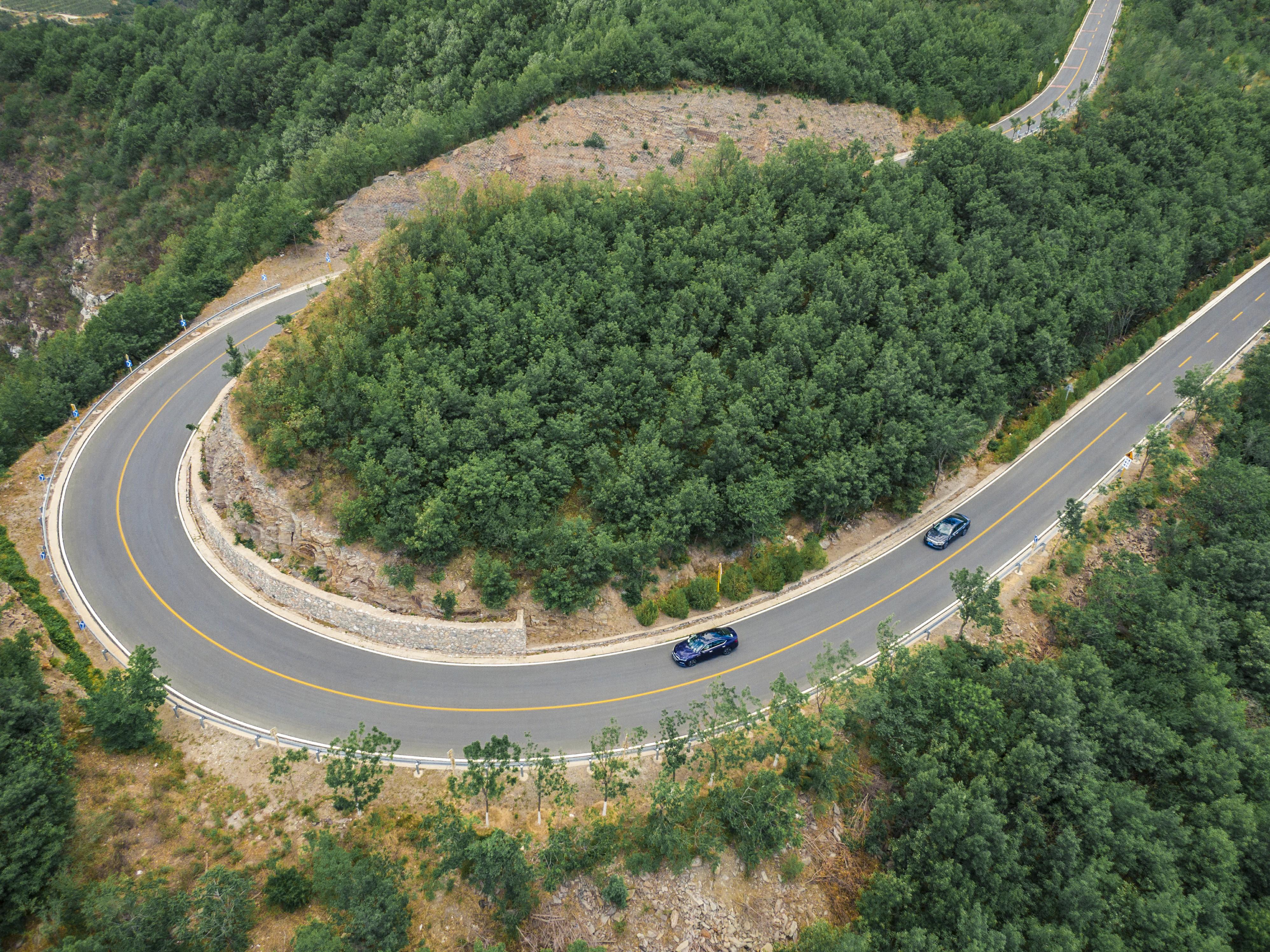 斯柯达明锐1.6和速腾发动机一样吗,斯柯达新明锐和速腾对比