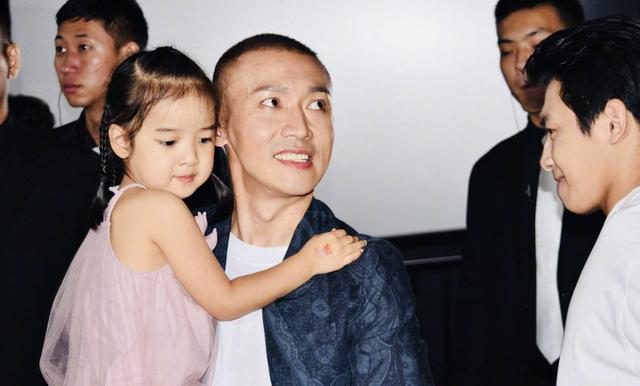 鐖跺コ淇╁潗澶滅彮鐏溅瑙嗛,鐖跺コ鍧愬鐝伀杞︿翰瀵嗕簰鍔ㄥ紩浜夎