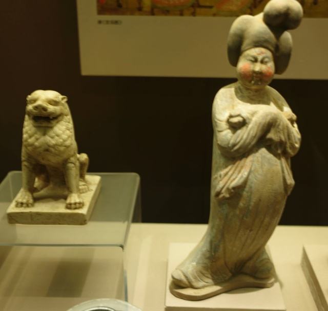 从《唐代仕女》雕塑看唐朝时期艺术审美特性