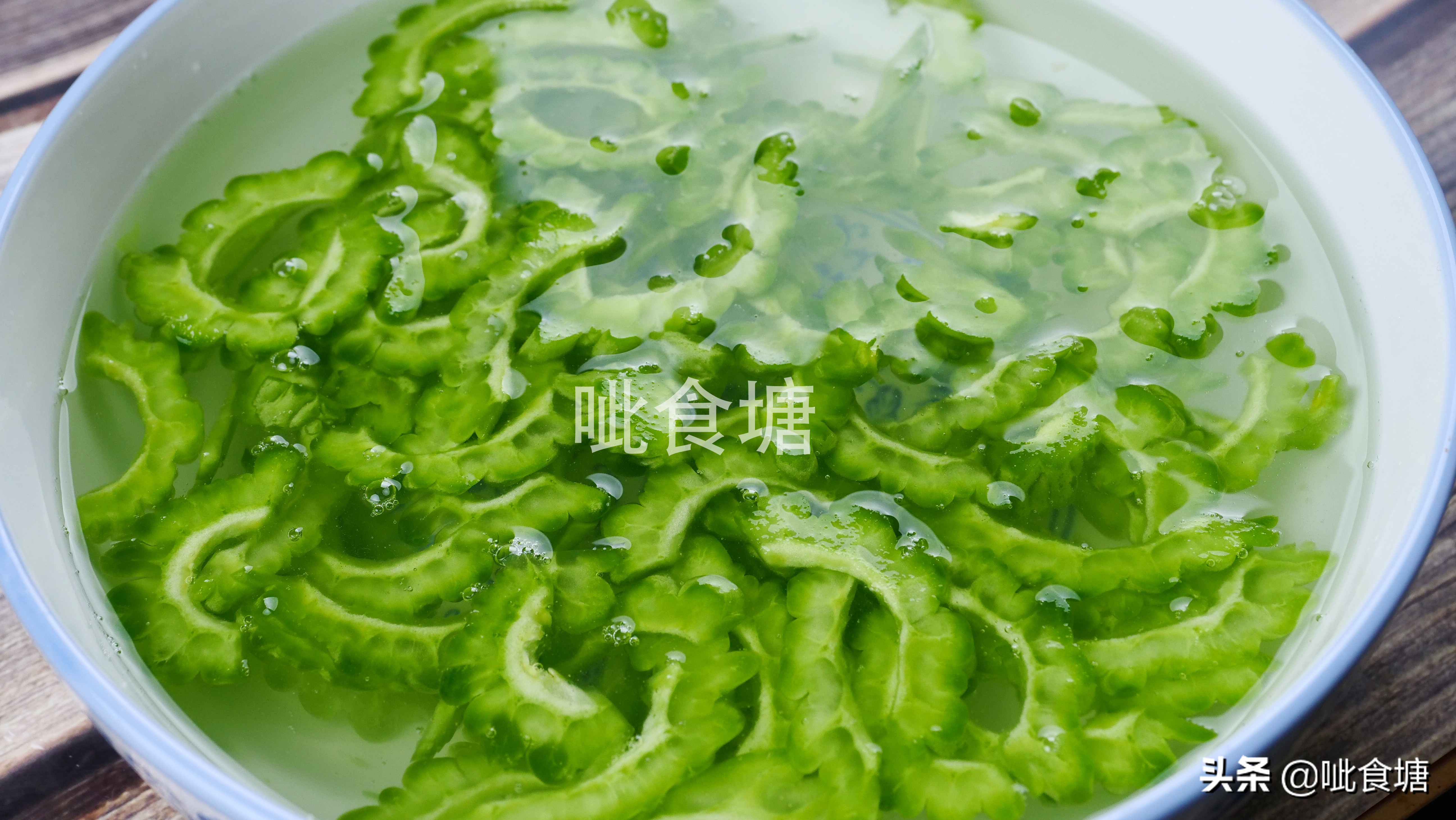 想吃苦瓜有好处吗,想生吃苦瓜怎么处理