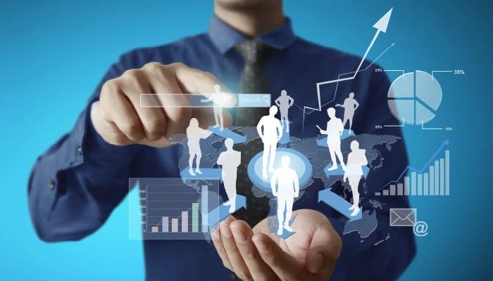 越到最后越得坚持,越到最后越要努力