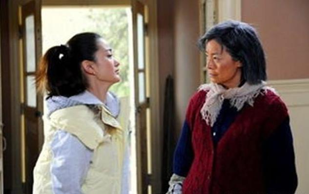 我坐月子,丈夫每晚饭后往外跑,跟踪到一间车库,推开门我愣那了