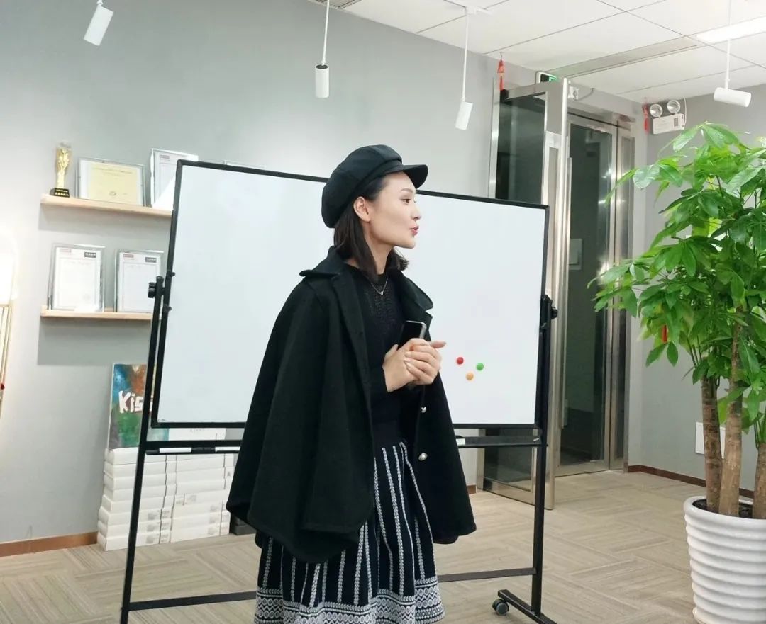 做微商是怎么工作的,月薪过万的微商怎么做